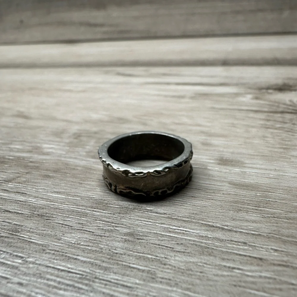 Vintage Hand Made Silver Textured Men’s Ring‎